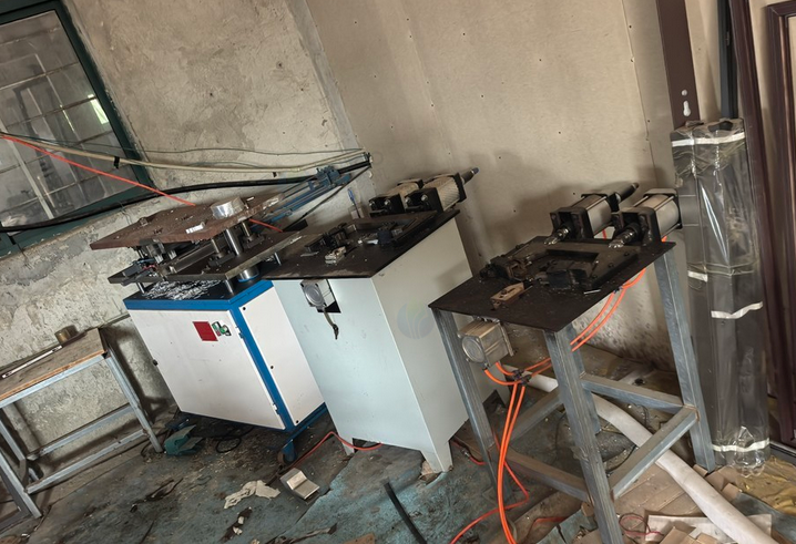 镇江地区工厂处理纱窗设备一批