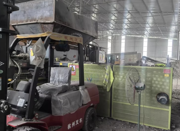 成都地区处理250型全自动打包机、叉车