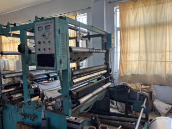 威海地区处理1200型两色塑料薄膜印刷机 800型电脑制袋热切机