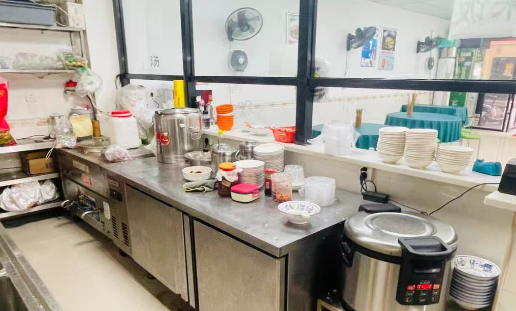 长沙地区店铺处理冰箱、空调、洗碗池、保温桶等餐饮店厨具