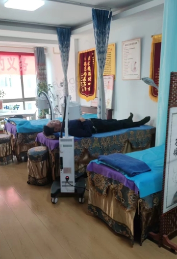 兰州地区处理中药柜、办公桌、木制座椅等