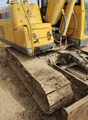 枣庄地区处理20年临工75挖掘机