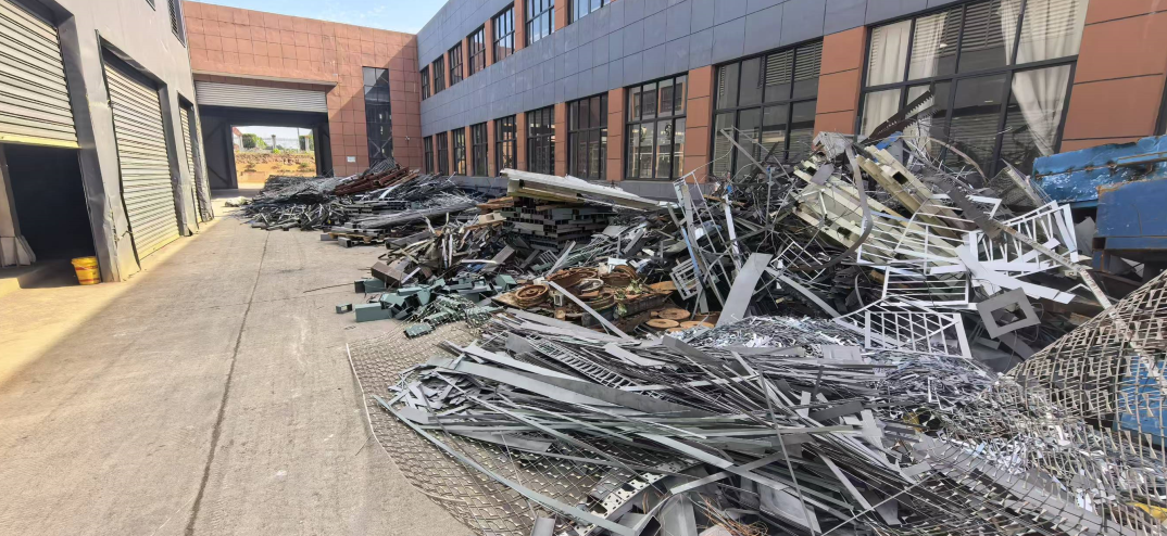 供应：500吨废铁