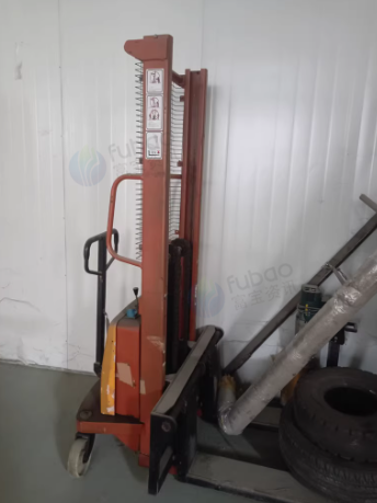 济南地区处理2台100kg电加热蒸汽锅炉 电动叉车