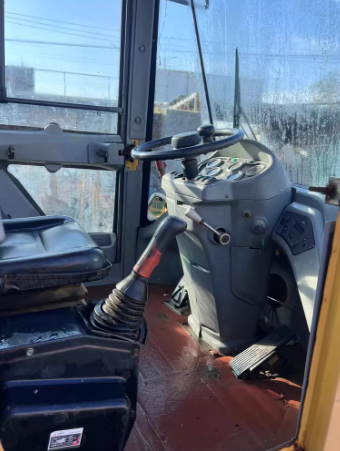 青岛地区处理21年鲁工930铲车