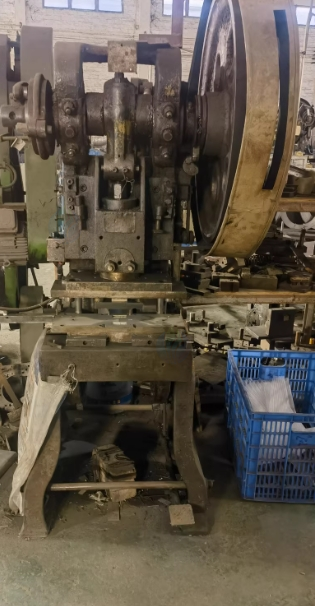 佛山地区工厂处理6台冲床12T一30T