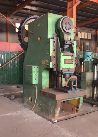 菏泽地区公司处理800吨 1250吨压力机 多台冲床