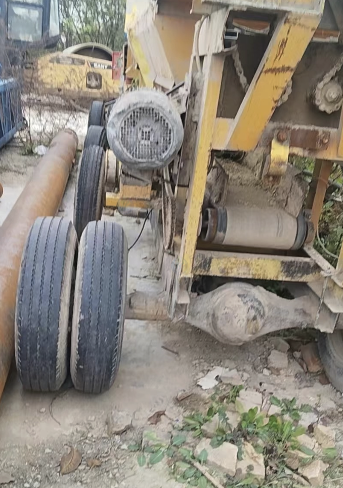 西安地区处理2台中型夹杆锤