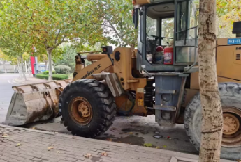 日照地区处理14年龙工LG855D装载机