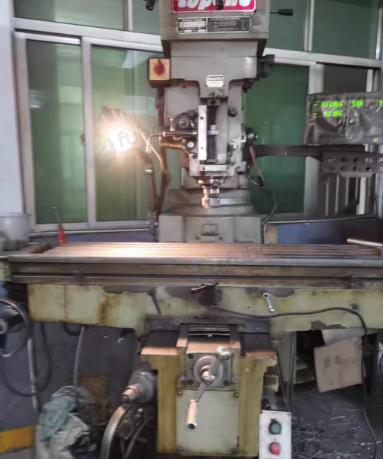 汕头地区处理18SS重型立式铣床