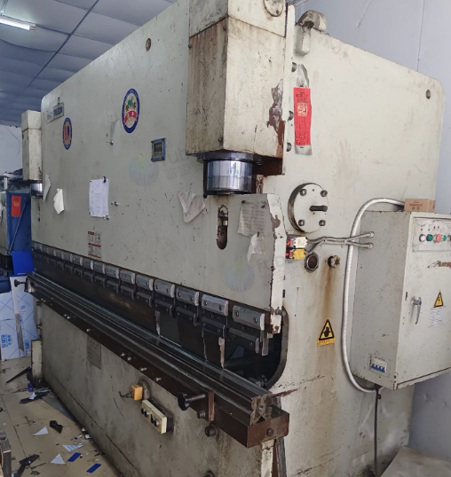 海口地区工厂处理3.2m液压折弯机