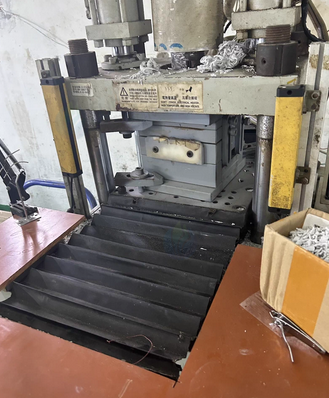 南宁地区工厂处理立式滑板注塑机