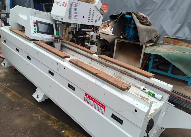 自贡地区处理丽盈数控门锁机、木工门锁孔机