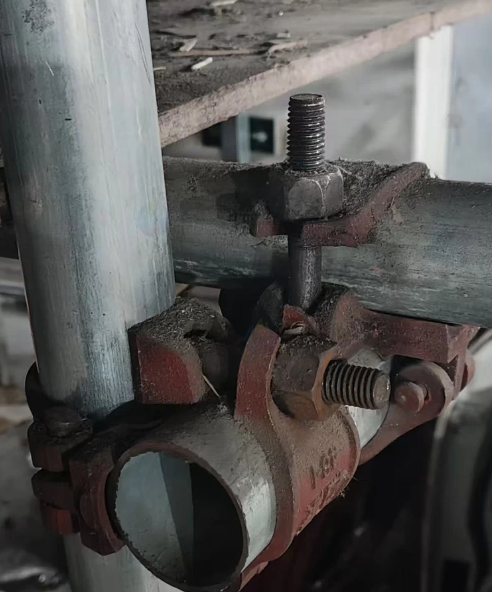 成都地区处理大量钢管、扣件、新旧板子、割钢架子