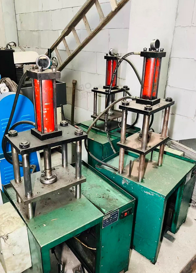 宁波地区个人处理振动筛、5吨液压机等