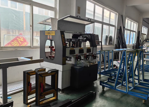 上海地区工厂处理整套门窗加工设备