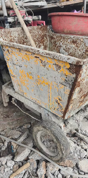 九江地区工地处理大电瓶拖车、闲置工地脚手架20副、电动推车6台、大电动拖车