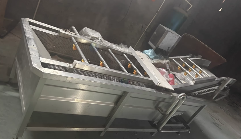 泰州地区工厂处理150公斤自动剥虾机一套