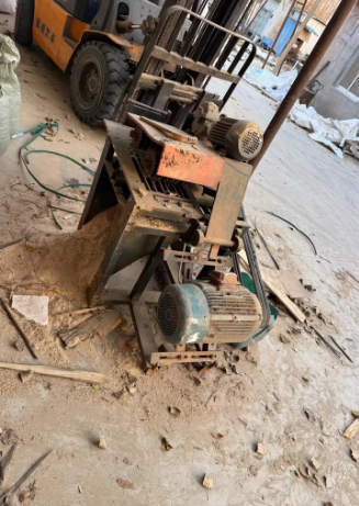 潍坊地区工厂处理颗粒机 破碎机 小型多片锯 定尺锯 推台锯