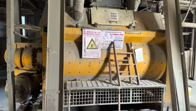 供应：一批混凝土搅拌站