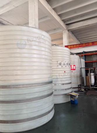 临沂地区工厂处理3吨不锈钢夹层锅 多台15吨PE塑料储水罐