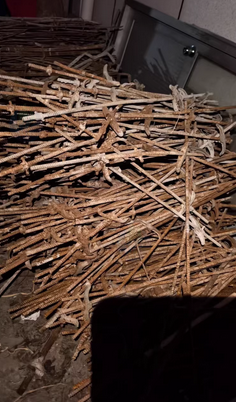 北京地区处理建筑工地钢管30吨、卡子5万个、顶丝1万多个、搅拌机