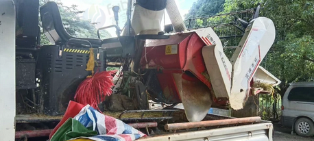 百色地区处理收割机