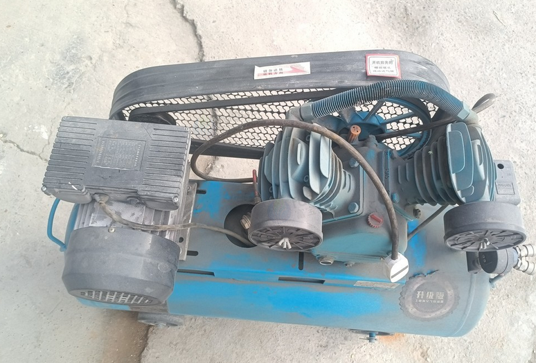 镇江地区工厂处理空压机、储气罐