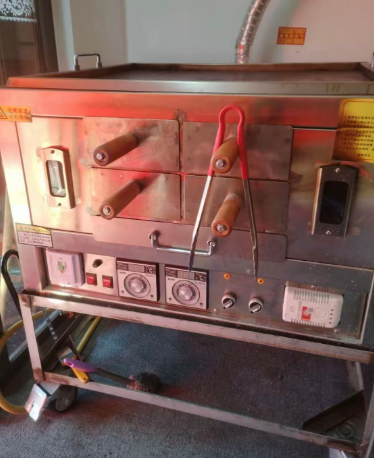 孝感地区处理自动双控温烧饼烤炉、保温展示柜、压饼机等