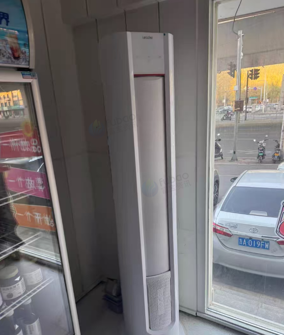 长春地区店铺处理封口机，奶昔机，制糖机，热水器，加热器，保鲜柜，冷冻柜，电子菜牌等奶茶店设备