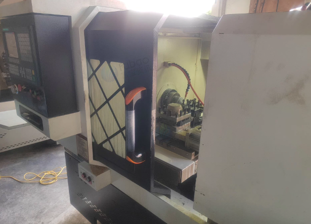 泰州地区工厂处理40线轨机床2台