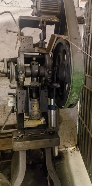 佛山地区工厂处理6台冲床12T一30T