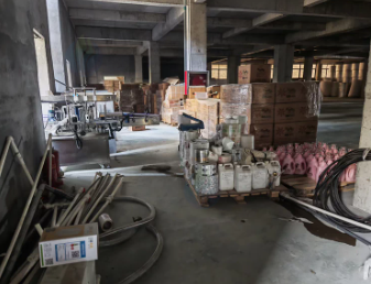 临沂地区处理搅拌罐 灌装机 旋盖机 贴标机 封口机 喷码机 包装材料 部分原料等洗衣液日化厂整厂设备