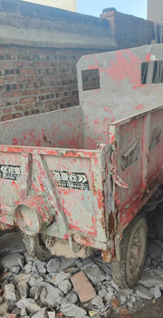 九江地区工地处理大电瓶拖车、闲置工地脚手架20副、电动推车6台、大电动拖车