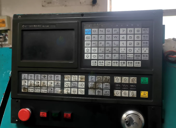 苏州地区工厂处理6150云南云机1台、50数控平轨车床1台