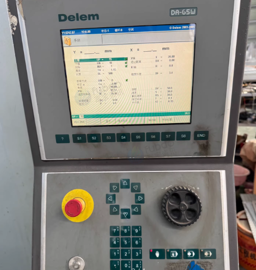 宿迁地区工厂处理160T×3100亚威数控折弯机