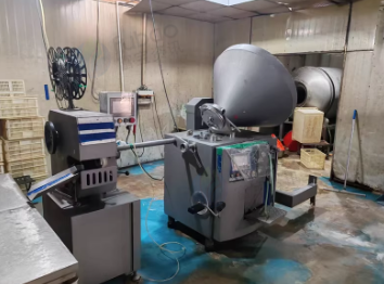 青岛地区工厂处理1000斤滚揉机 6000型自动灌肠机 420拉伸膜包装机 长城打卡机