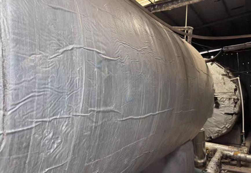 洛阳地区闲置处理KV40T低温空气源热泵机组、水罐、储物柜等