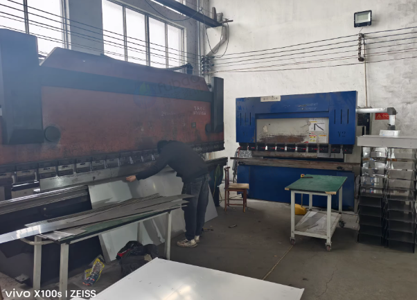 泰州地区工厂处理折弯机2台