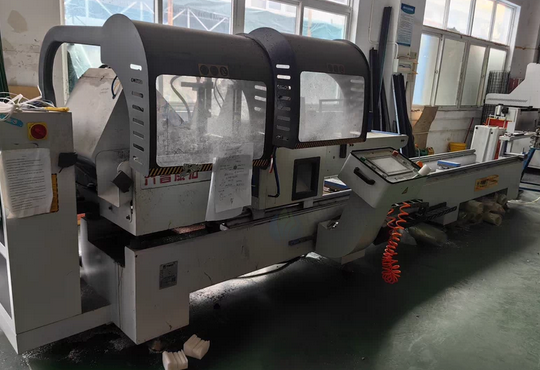 上海地区工厂处理整套门窗加工设备