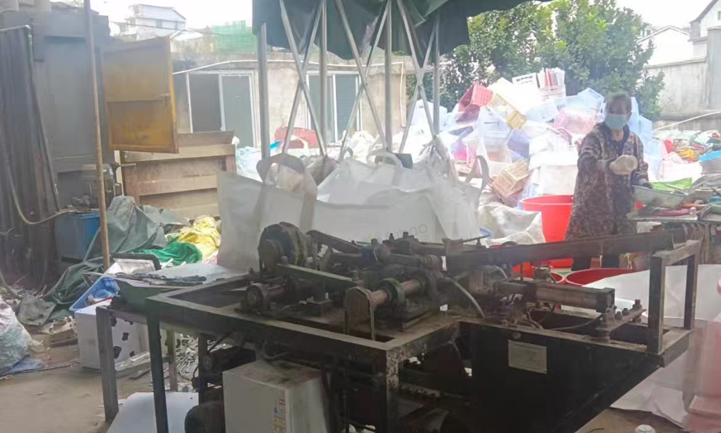 张家界地区工厂处理红牛铁铝分离机、双人手动红牛铁铝分离机、60锤式破碎机