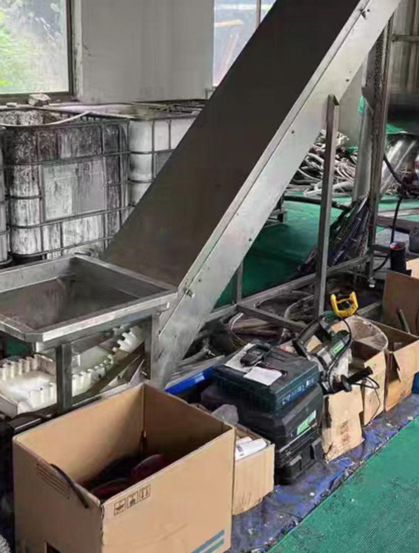 嘉兴地区处理空气能烘干房、爬坡输送机、2000L反应釜