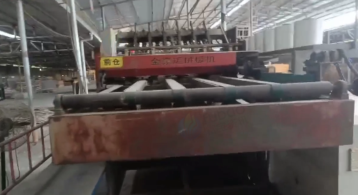 桂林地区工厂处理100吨冷压机、蒸汽锅炉、螺杆空压机、单板拼接机等