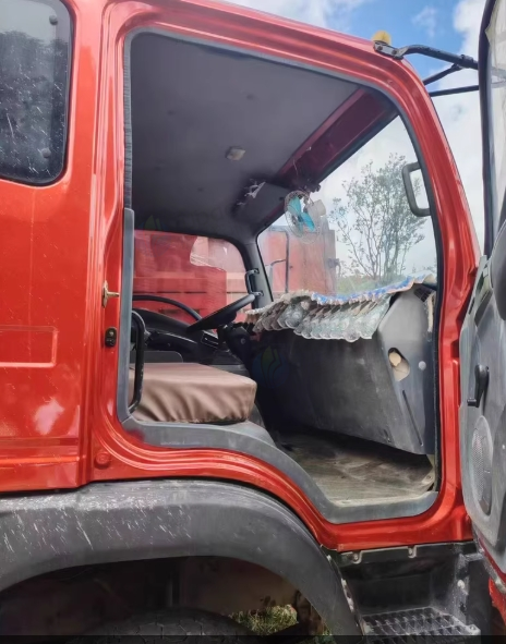 六盘水地区处理14年重汽王牌自卸车