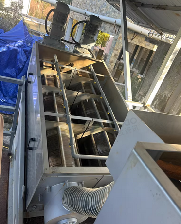 十堰地区处理1批油桶、振动筛、压滤机、全自动给药机等