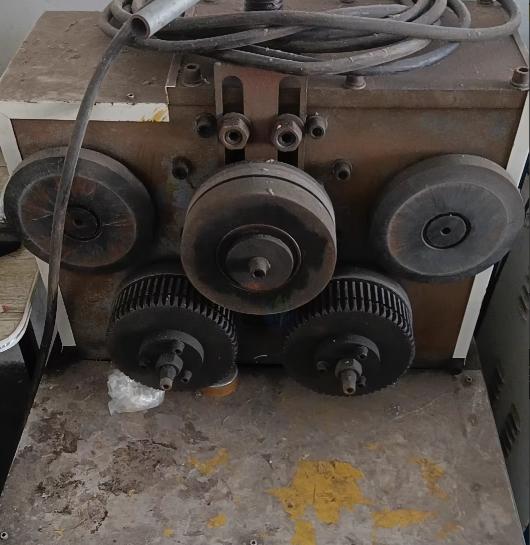 苏州地区工厂处理剪板机1台、折边机1台、角铁法兰机1台、角铁卷圆机1台