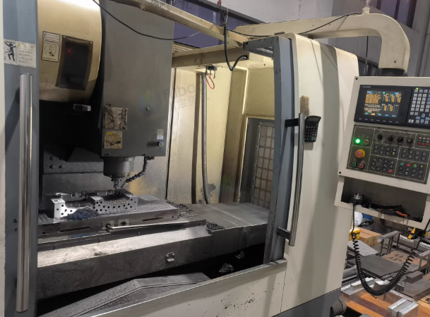 苏州地区工厂处理850加工中心1台、1160加工中心1台、780雕铣机1台