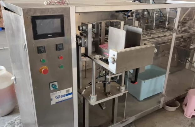 西安地区日化厂处理灌装生产线处理、锁盖机、贴标机、喷码机、封箱机等