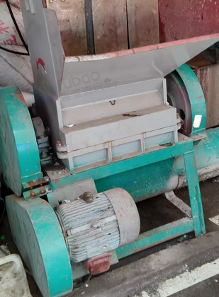 上海地区处理粉碎机、脱标机、吹瓶机等