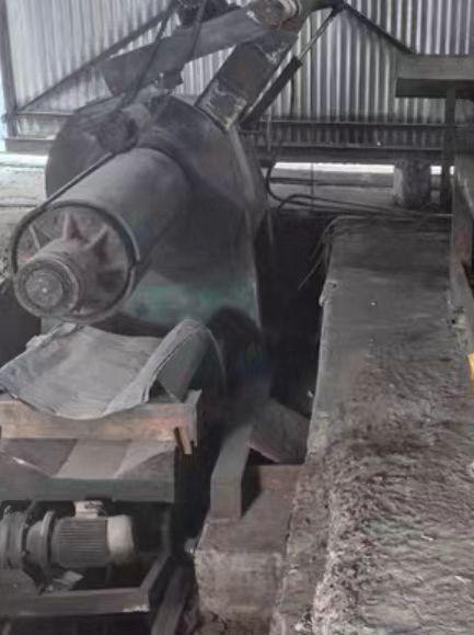 新乡地区厂房处理36吨地轨行车吊、两台开平机